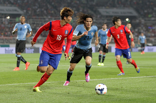 Ki+Sung+Yueng+South+Korea+v+Uruguay+International+SgwwDNy0qZ5l